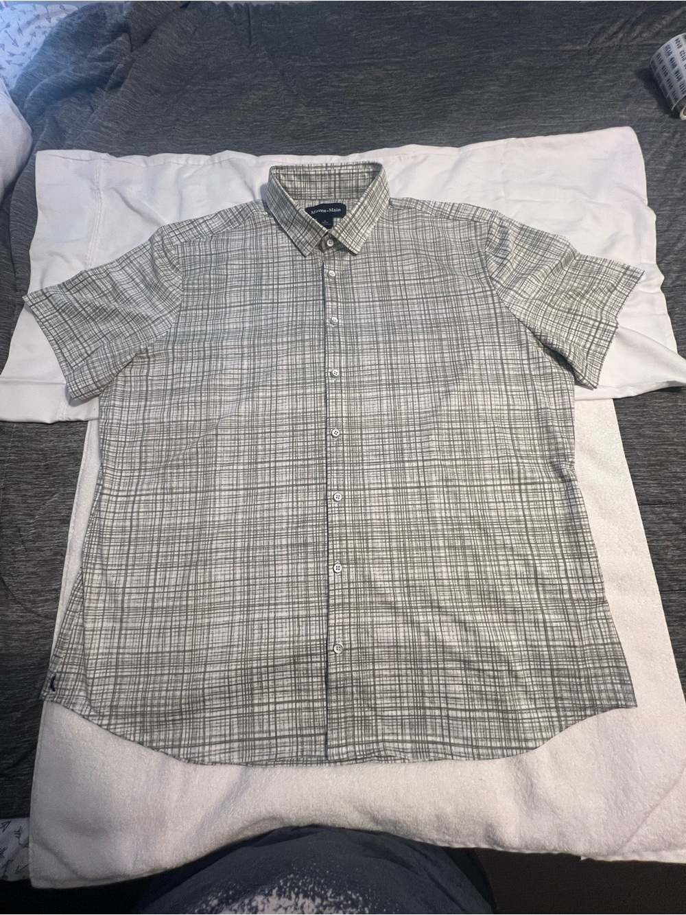 Mizzen+Main Short-Sleeve Button-Down Shirt in Gray Plaid